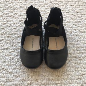 Gap baby black dress shoes size 6